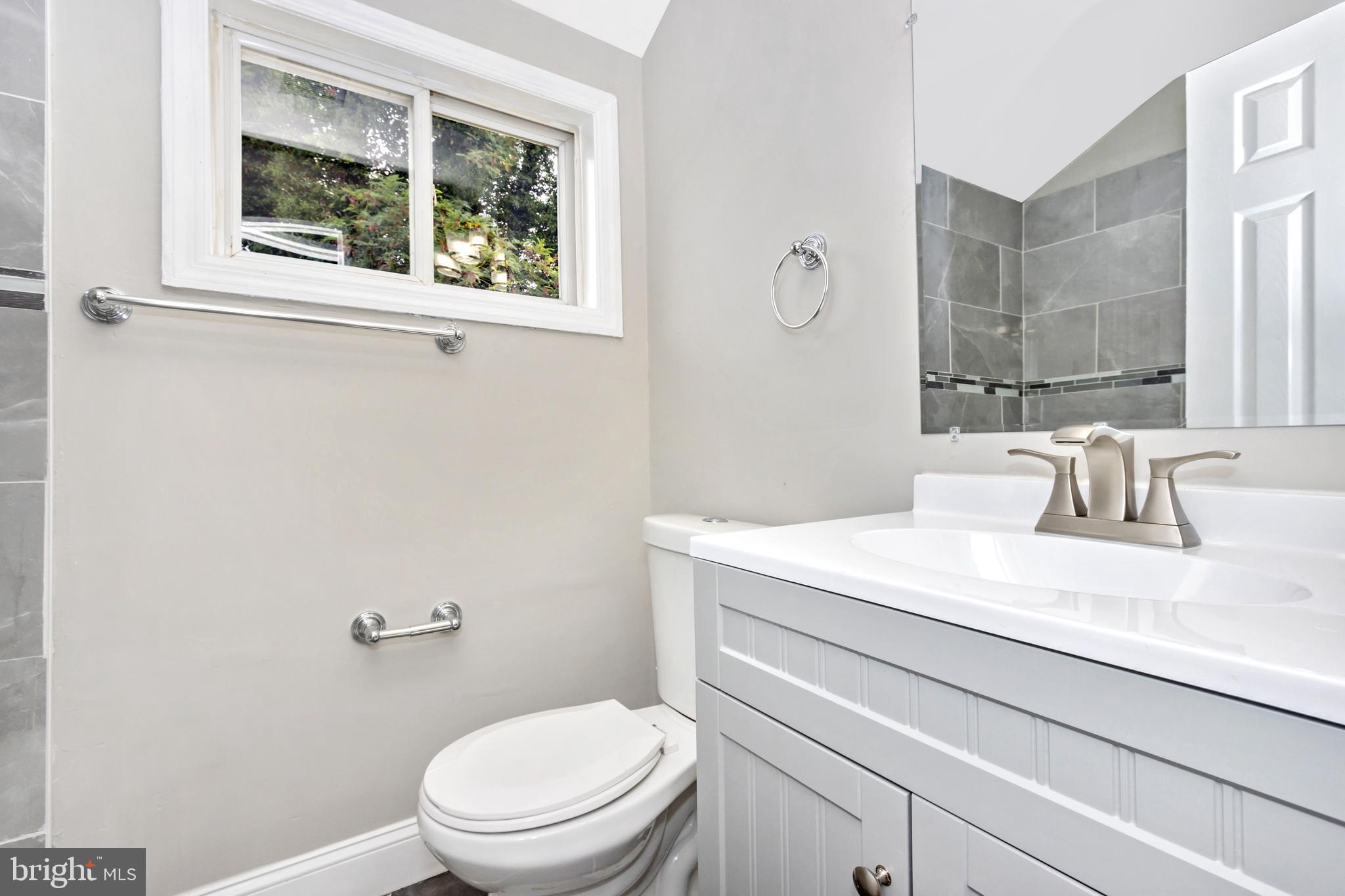 DUPONT VILLAGE - Residential