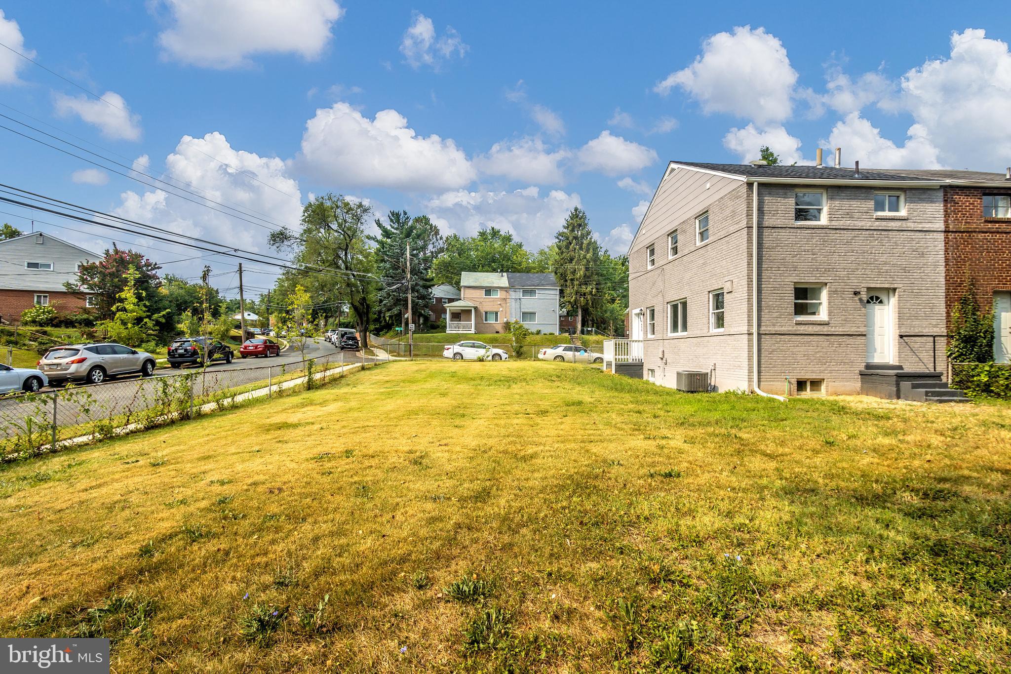 DUPONT VILLAGE - Residential