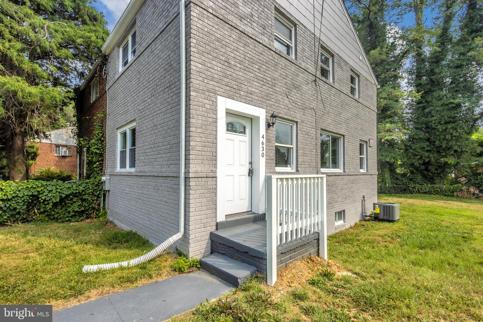 DUPONT VILLAGE - Residential