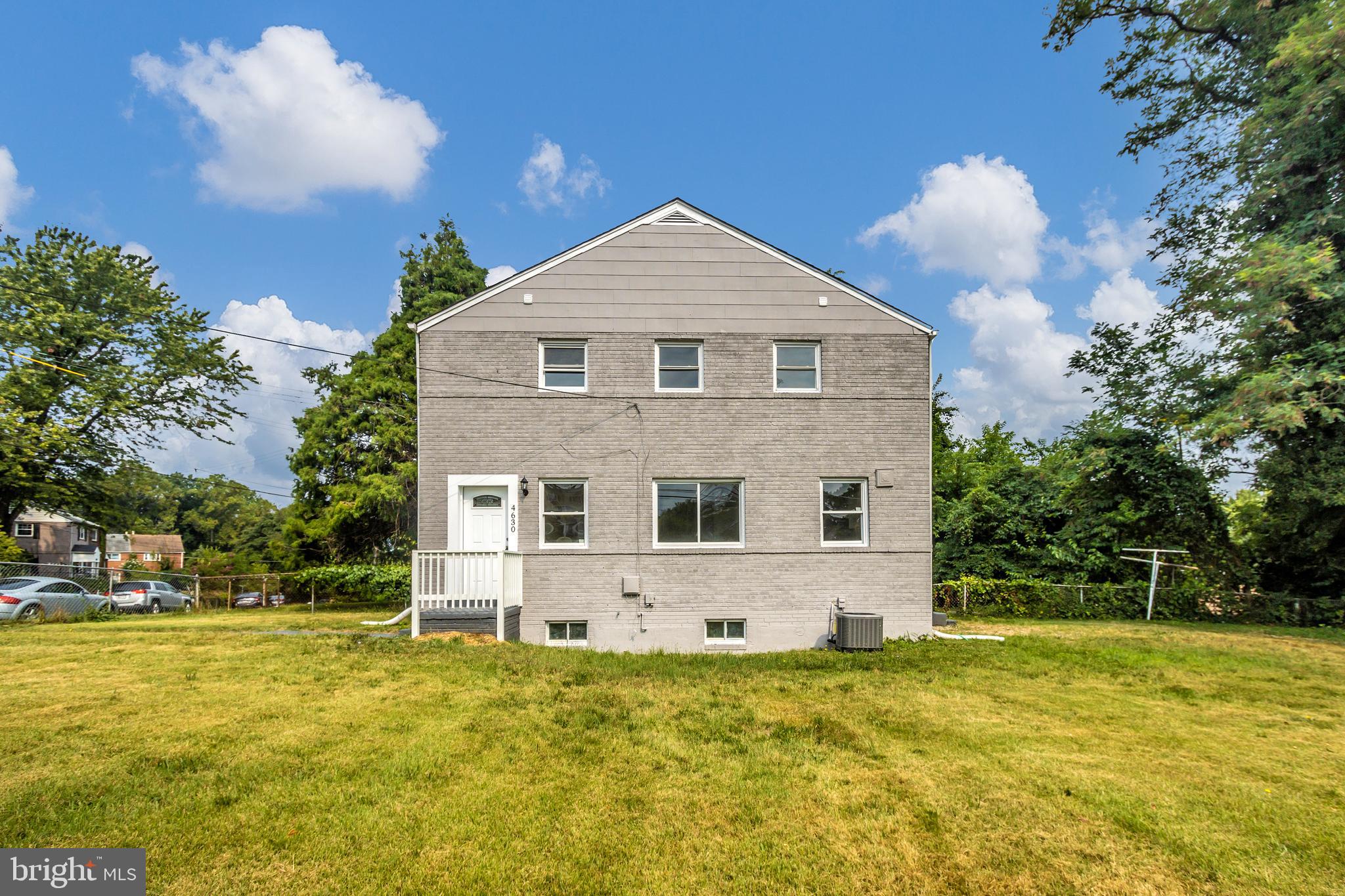 DUPONT VILLAGE - Residential