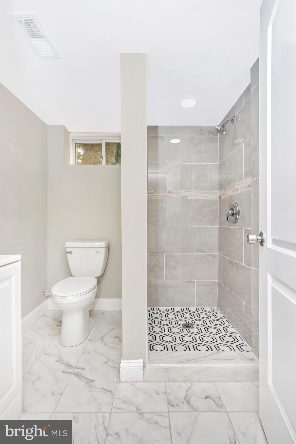 DUPONT VILLAGE - Residential