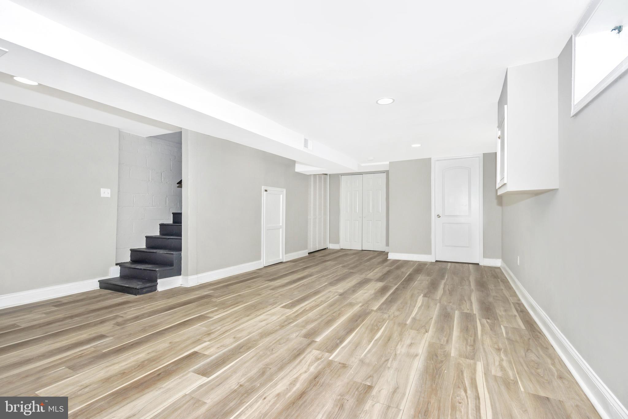 DUPONT VILLAGE - Residential