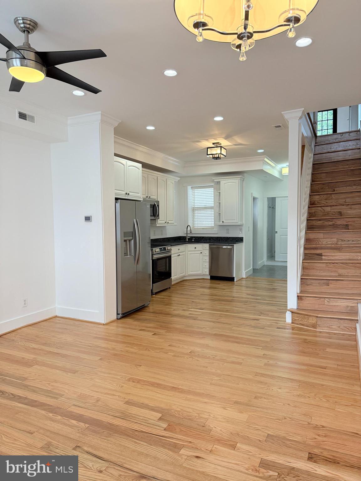 1604 LEVIS STREET NE