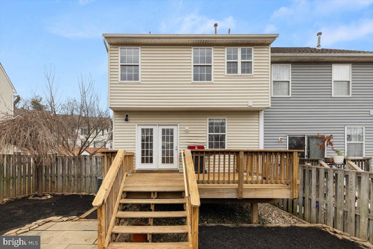 THE MEWS AT MENLOUGH - Residential