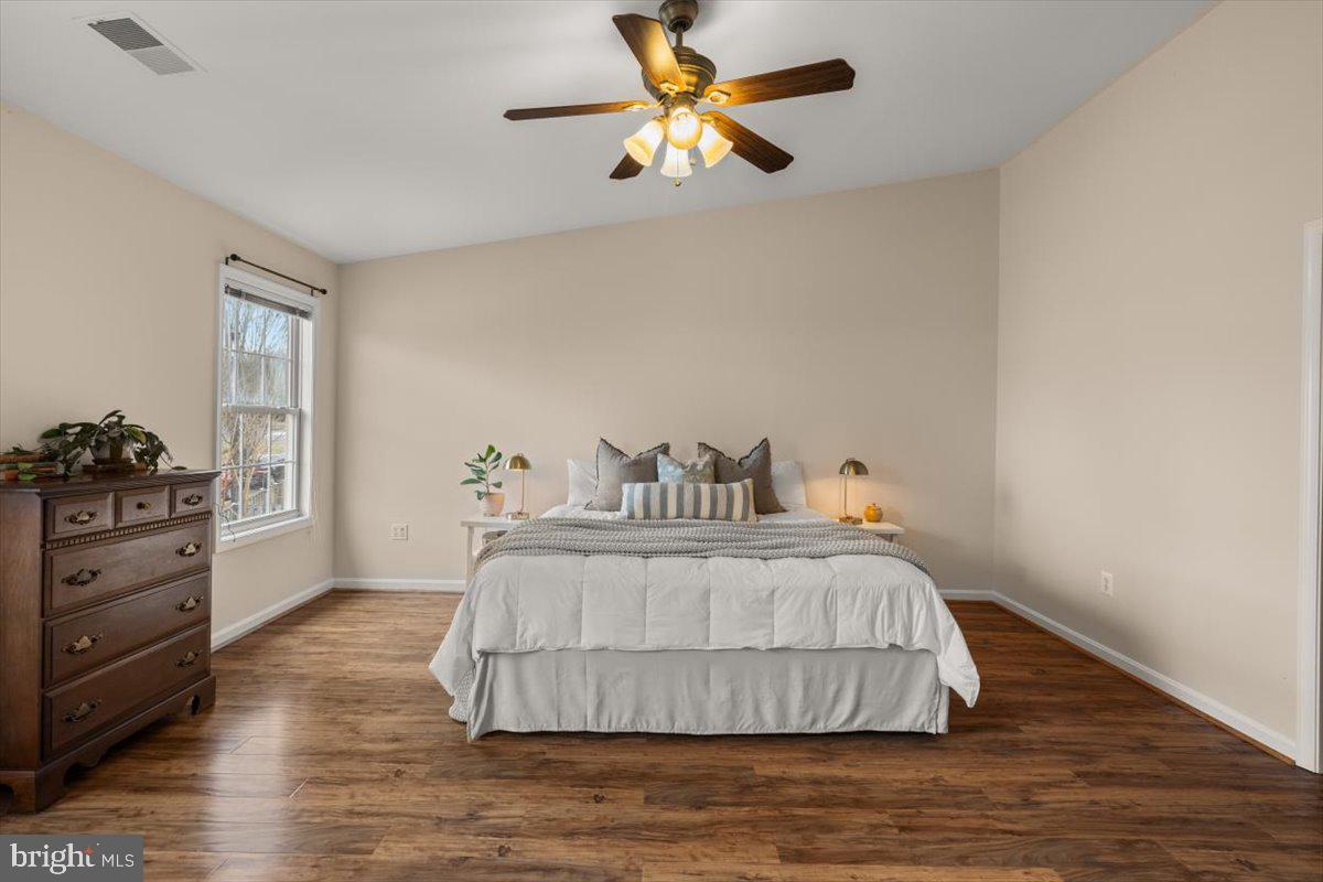 THE MEWS AT MENLOUGH - Residential