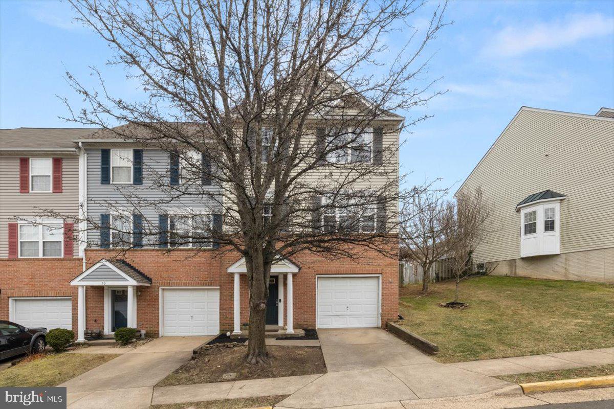 THE MEWS AT MENLOUGH - Residential