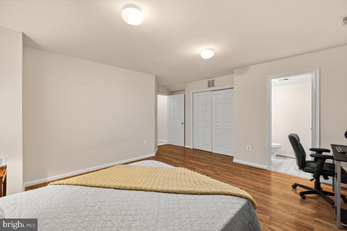 THE MEWS AT MENLOUGH - Residential