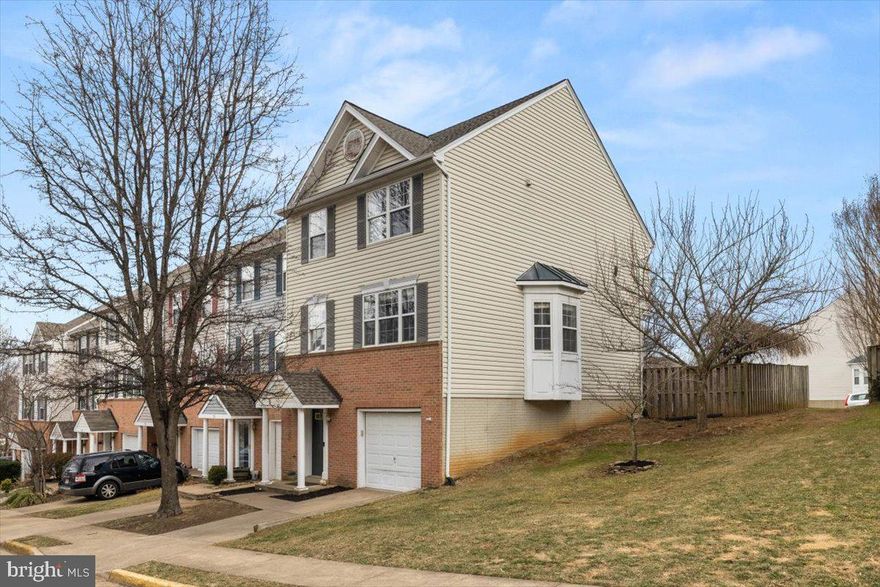 Gorgeous Townhome w/ over 2100 sq feet in the heart of Warrenton. This is an End Unit and one of the largest models in the neighborhood. Many recent updates include Roof (2024), HVAC (2023), Stainless Steel Kitchen Appliances (2022), Granite Countertops (2025), and New Carpet on the Stairs (2025). Main level boasts high ceilings and an open living/dining room w/ hardwood floors*. Eat in kitchen w/ workspace and access to deck and yard. Also included on the main level is a half bath. Upper level holds the primary bedroom w/ vaulted ceiling and full bathroom with double sink, shower, and soaking tub. Upper level also includes a 2nd large bedroom w/ full bath. Laundry is located on the top level. Walk-in basement w/ fully finished rec room & full private bath*.