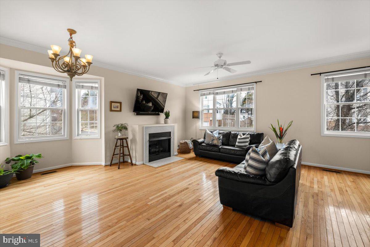 THE MEWS AT MENLOUGH - Residential