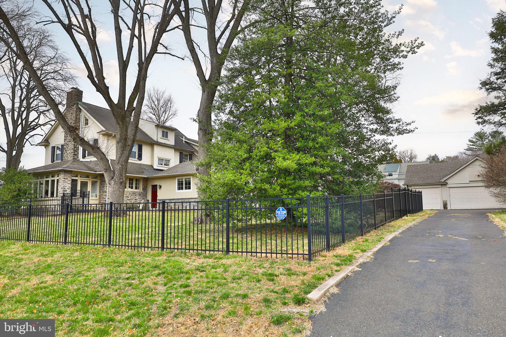 JENKINTOWN MANOR - Residential