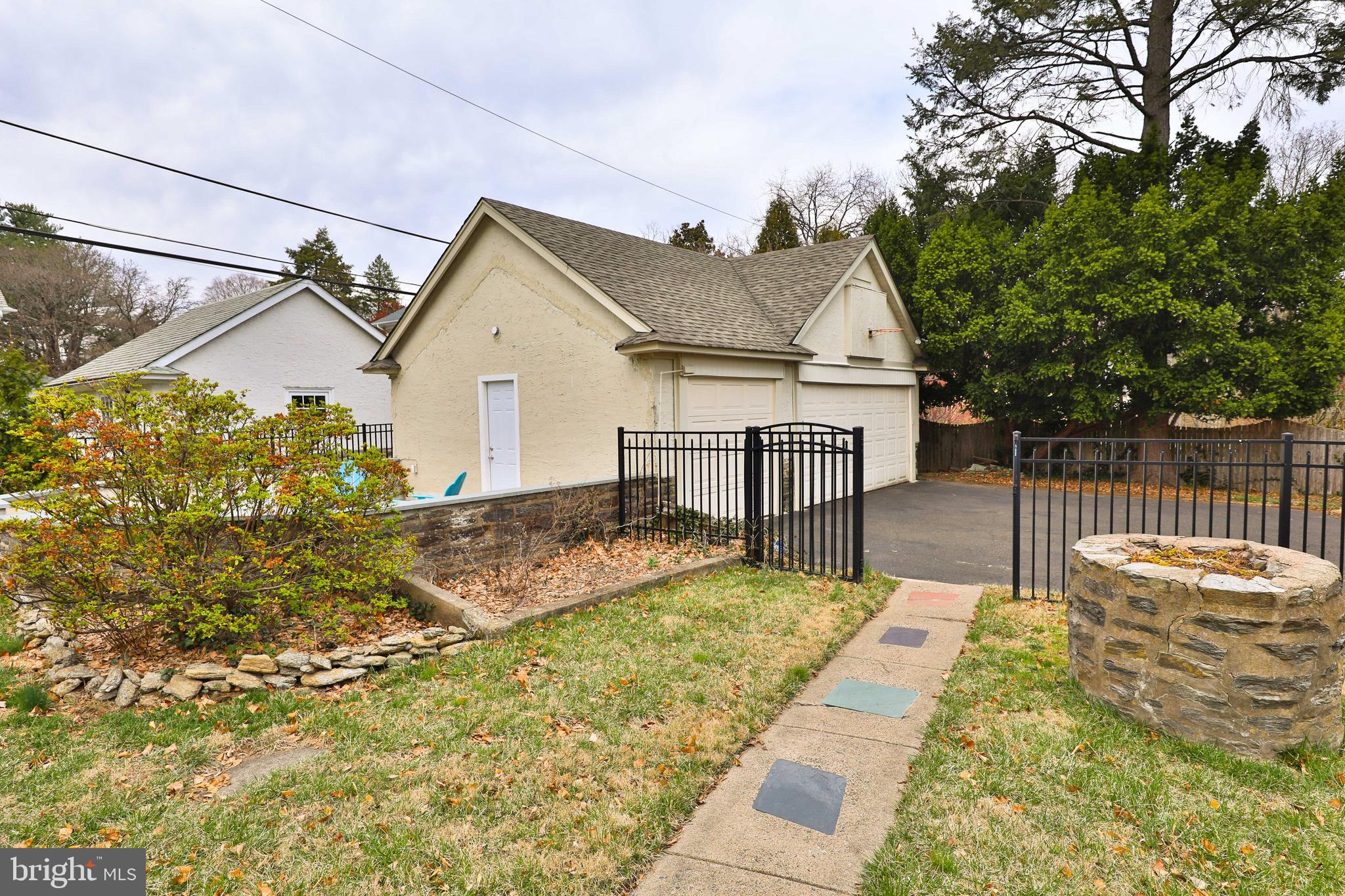 JENKINTOWN MANOR - Residential