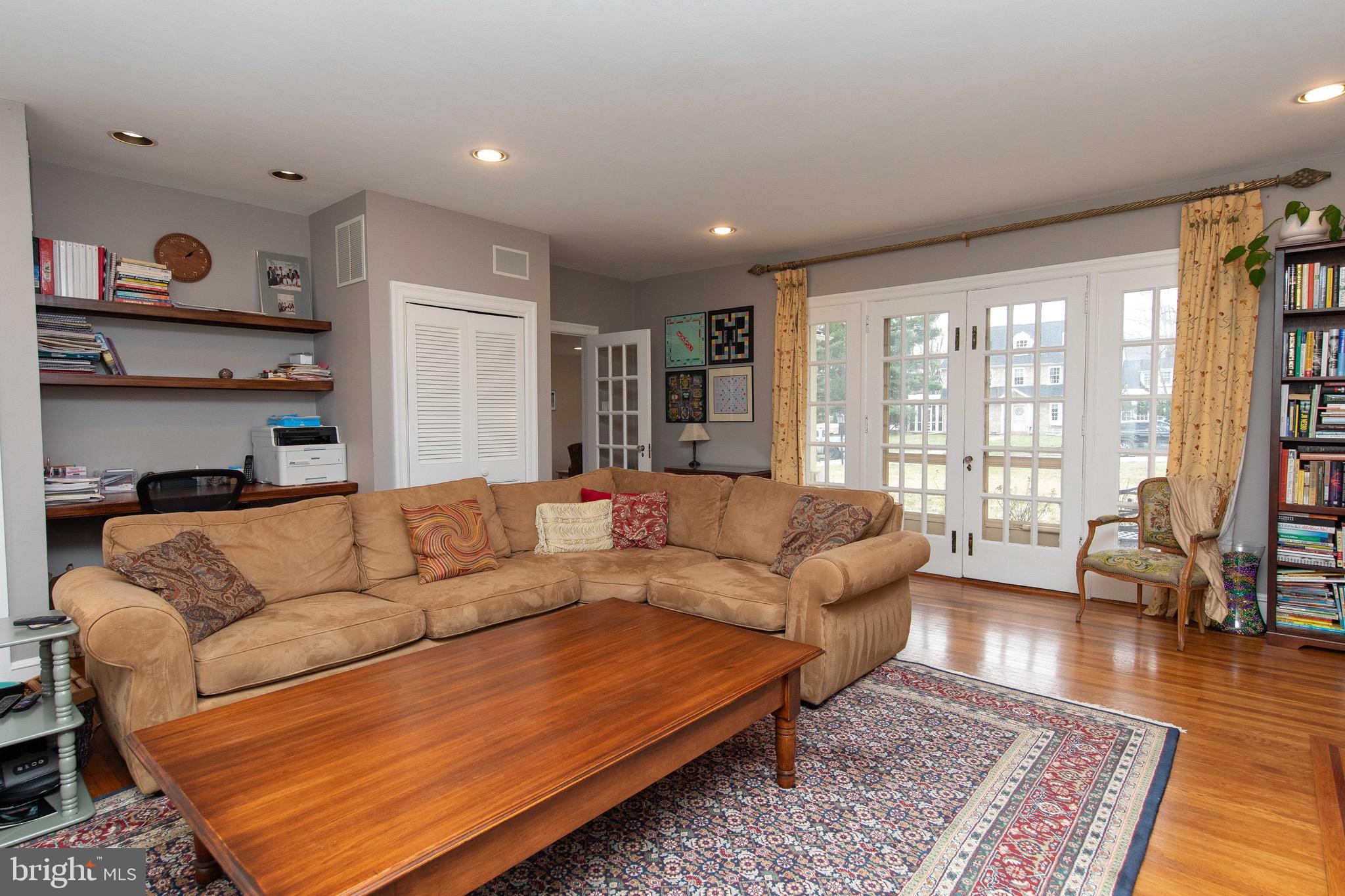 JENKINTOWN MANOR - Residential