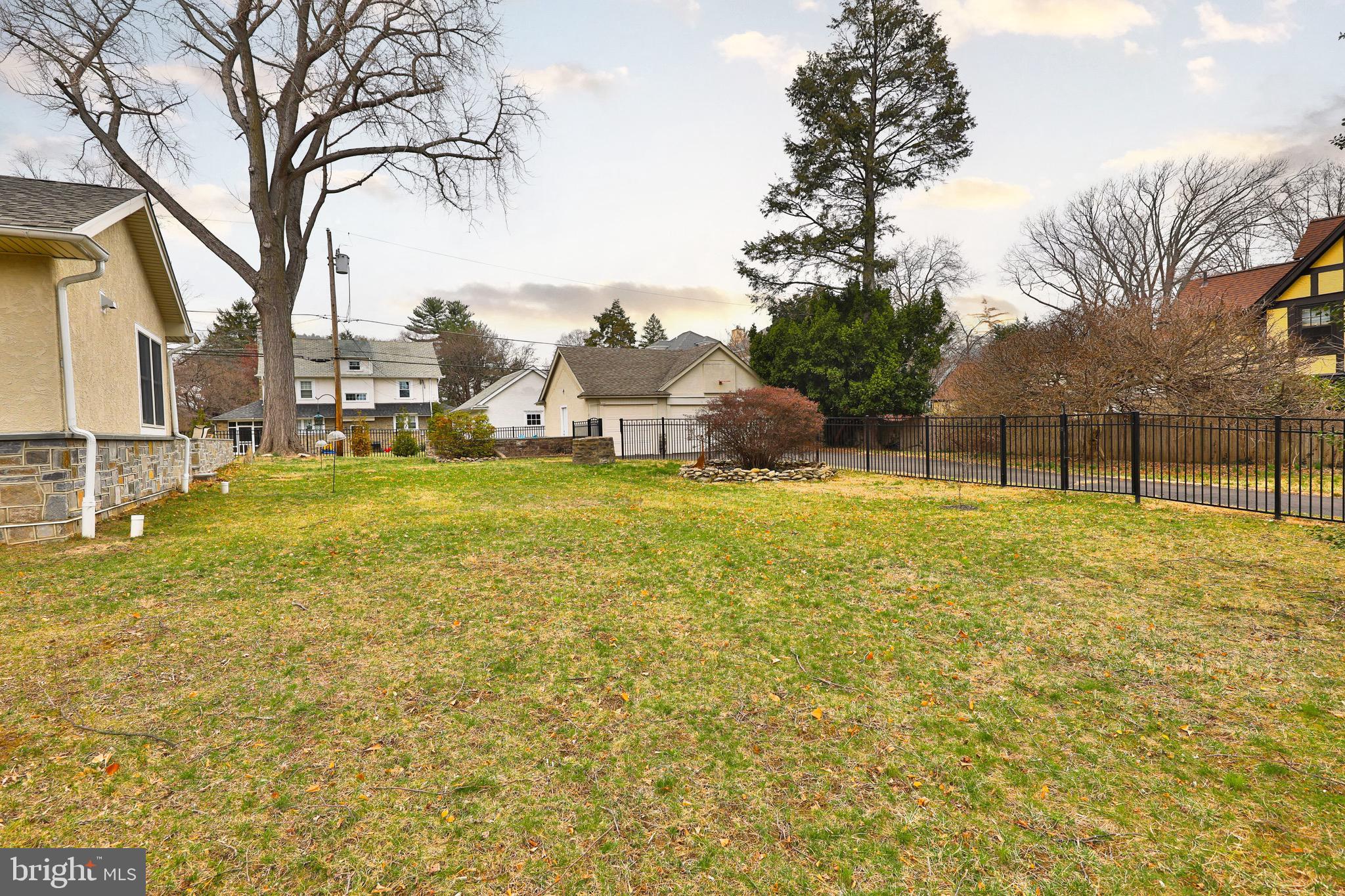 JENKINTOWN MANOR - Residential