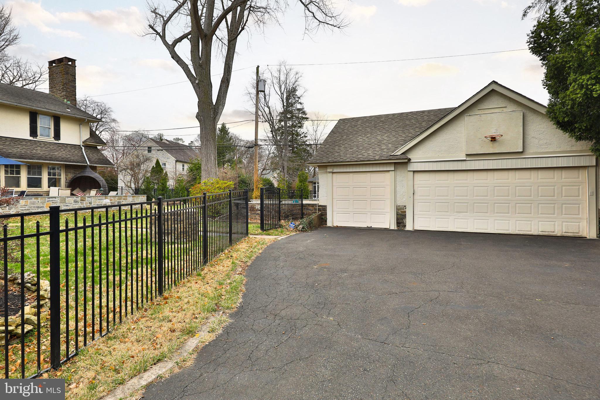 JENKINTOWN MANOR - Residential