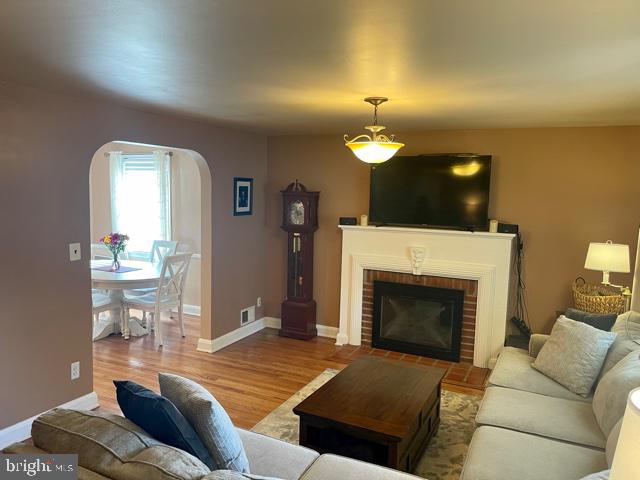 COLONIAL GARDENS - Residential