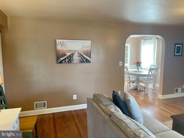 COLONIAL GARDENS - Residential