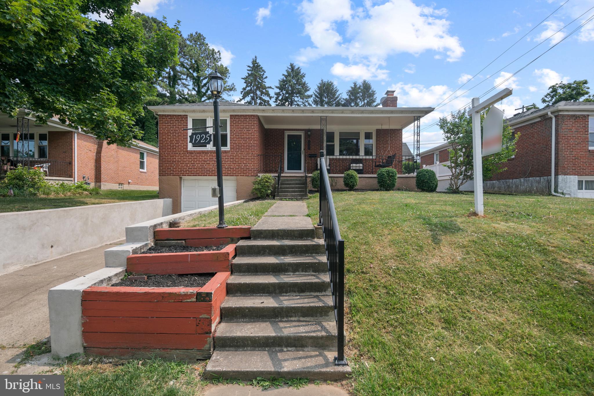 COLONIAL GARDENS - Residential