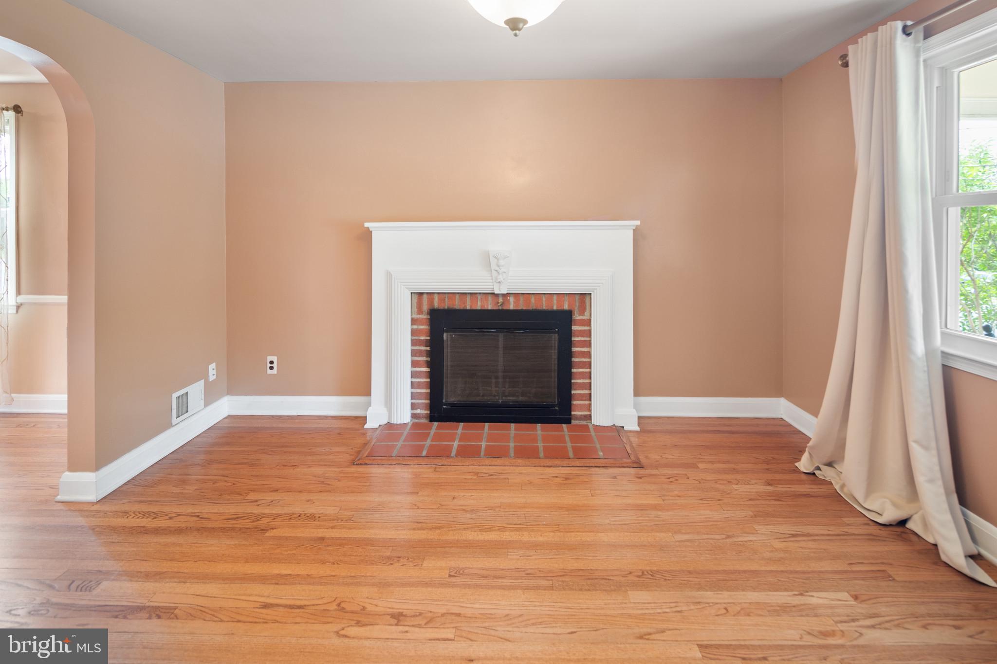 COLONIAL GARDENS - Residential