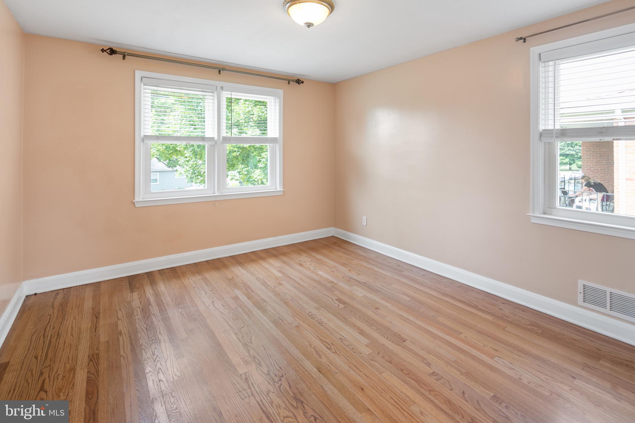 COLONIAL GARDENS - Residential