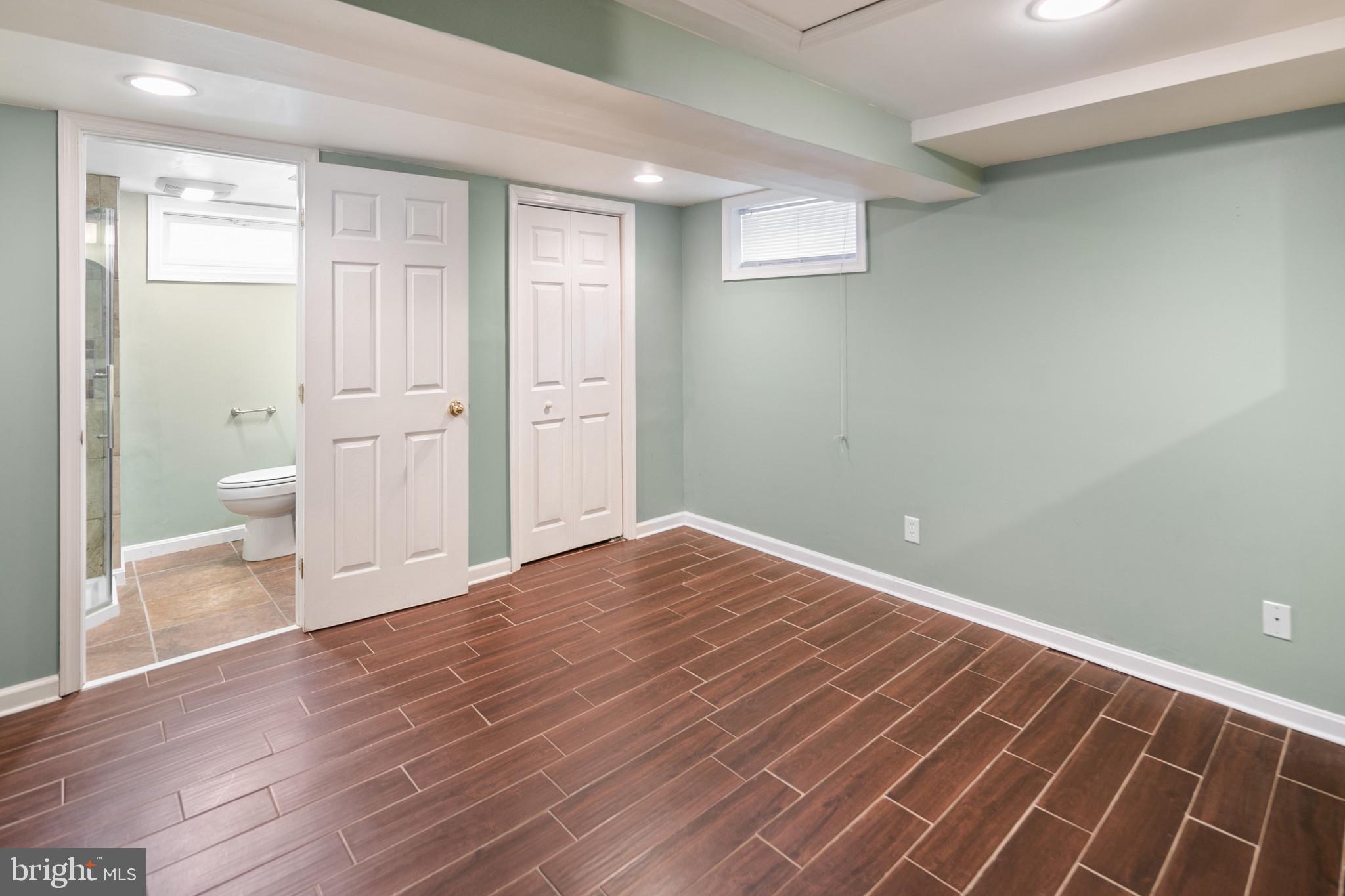 COLONIAL GARDENS - Residential