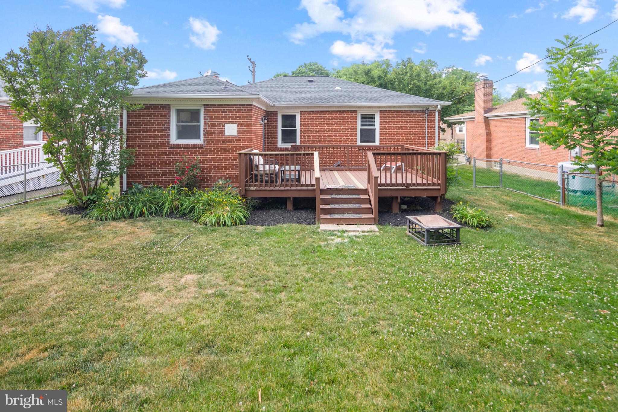 COLONIAL GARDENS - Residential