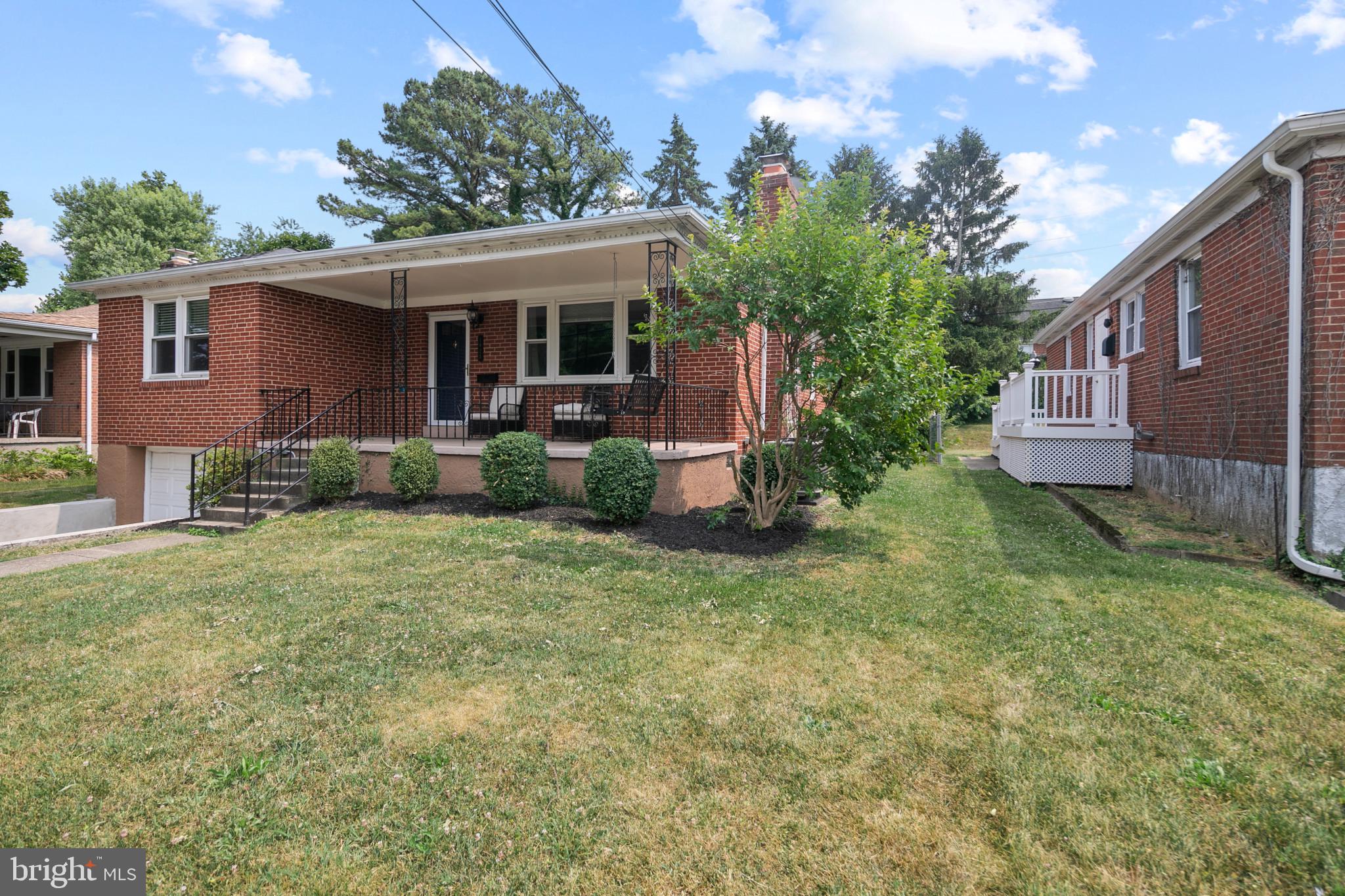 COLONIAL GARDENS - Residential