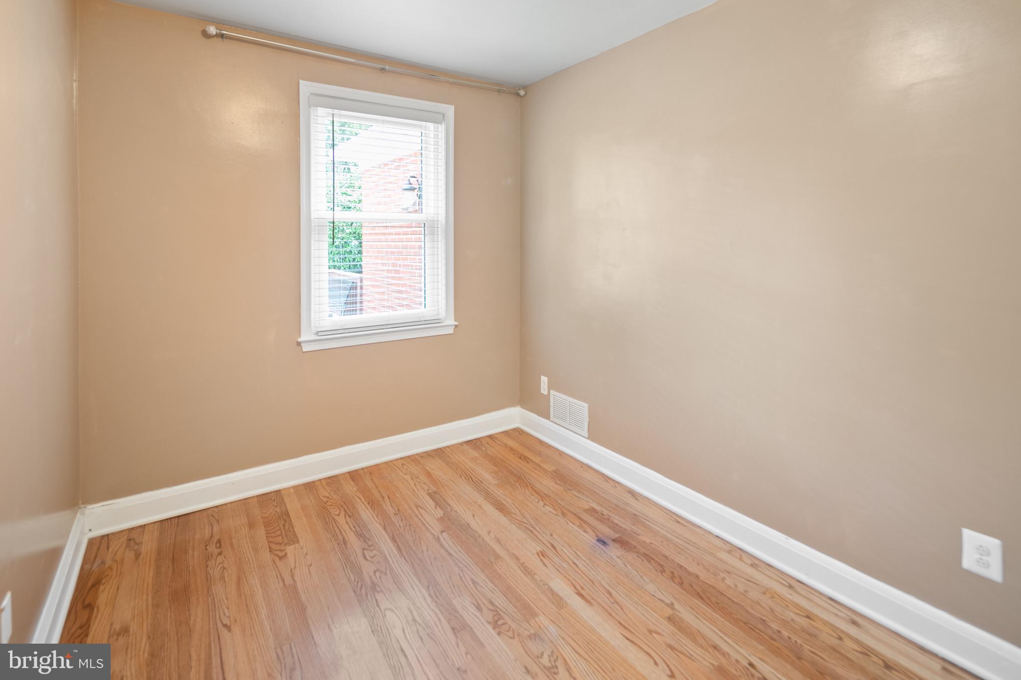 COLONIAL GARDENS - Residential