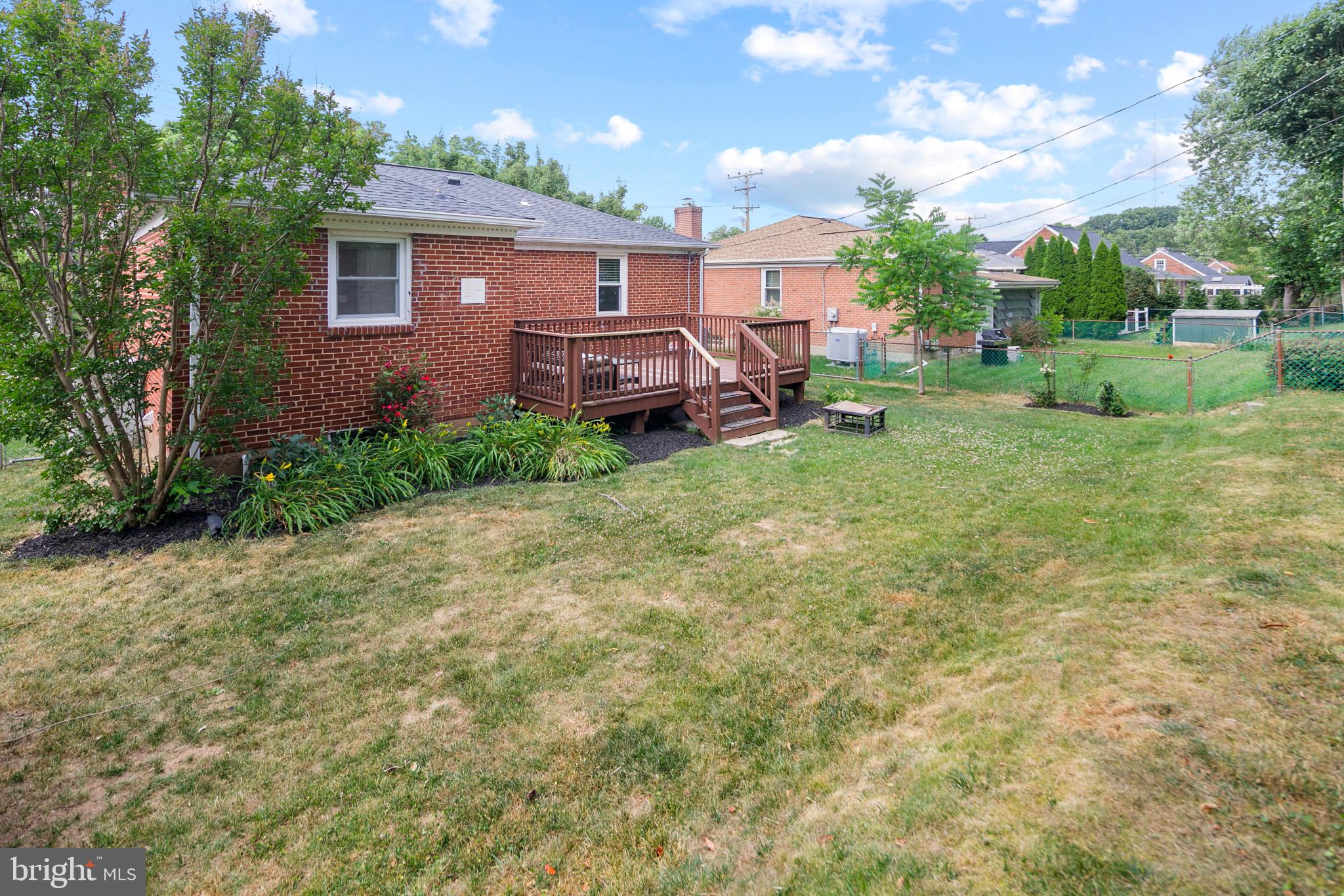 COLONIAL GARDENS - Residential