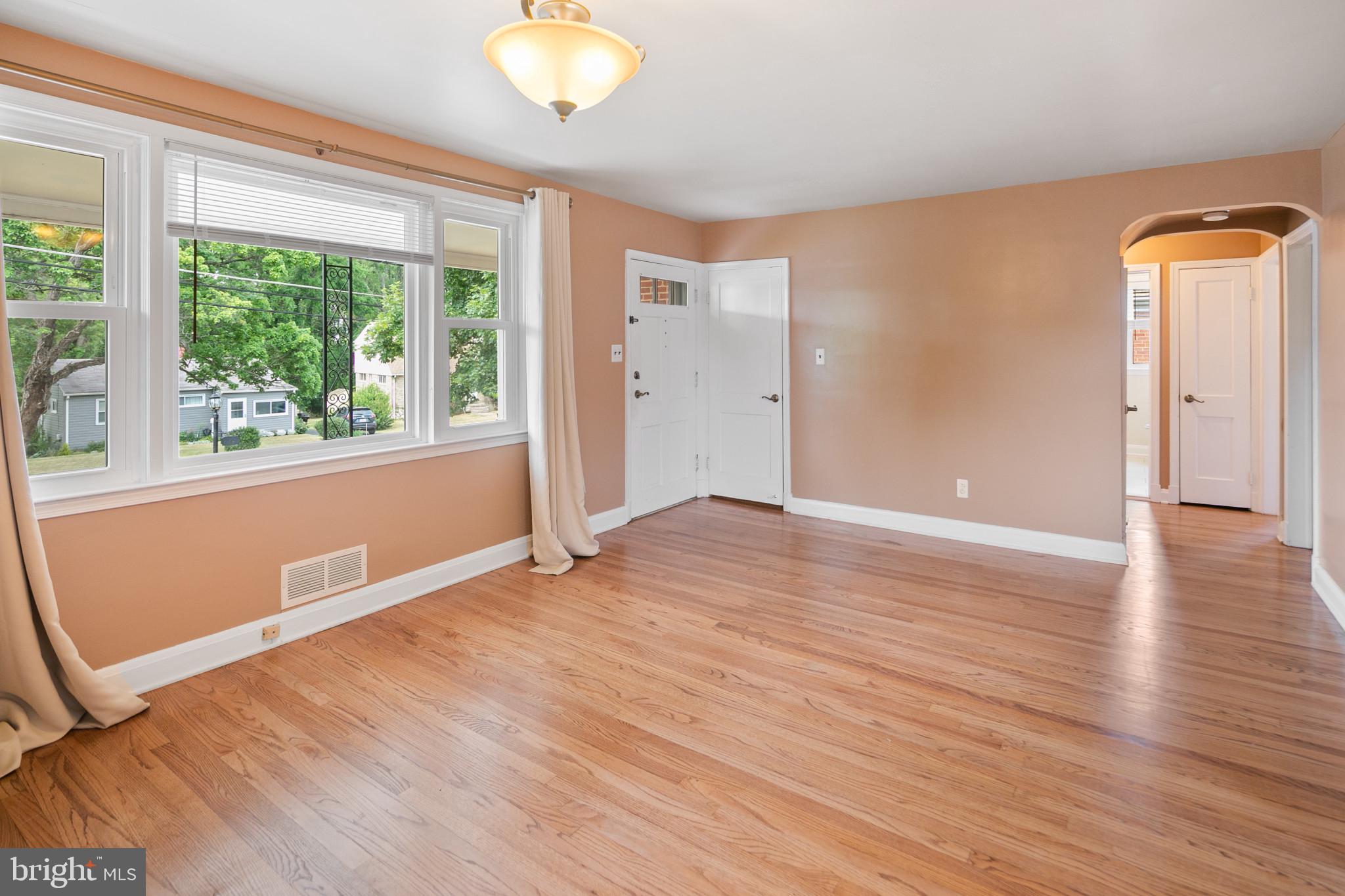 COLONIAL GARDENS - Residential