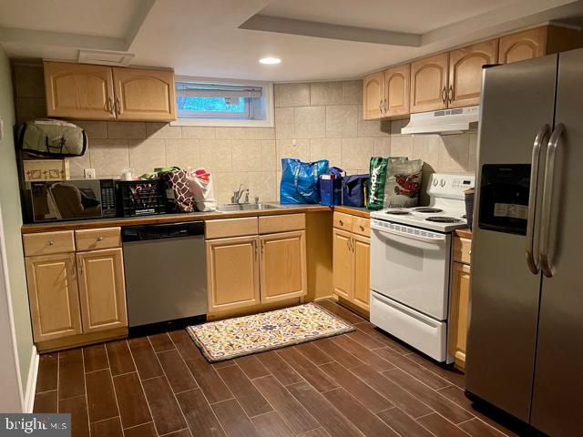 COLONIAL GARDENS - Residential