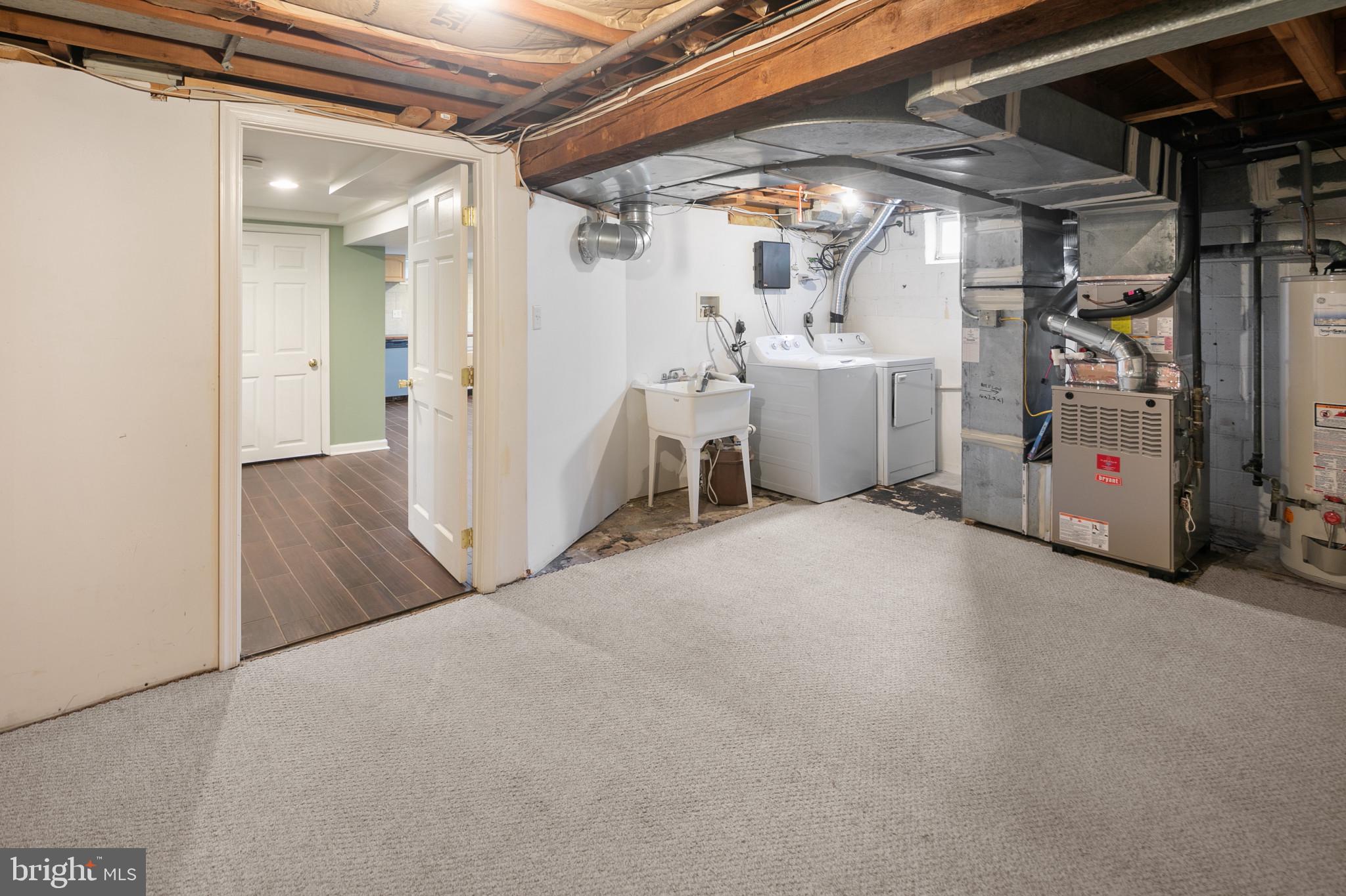 COLONIAL GARDENS - Residential