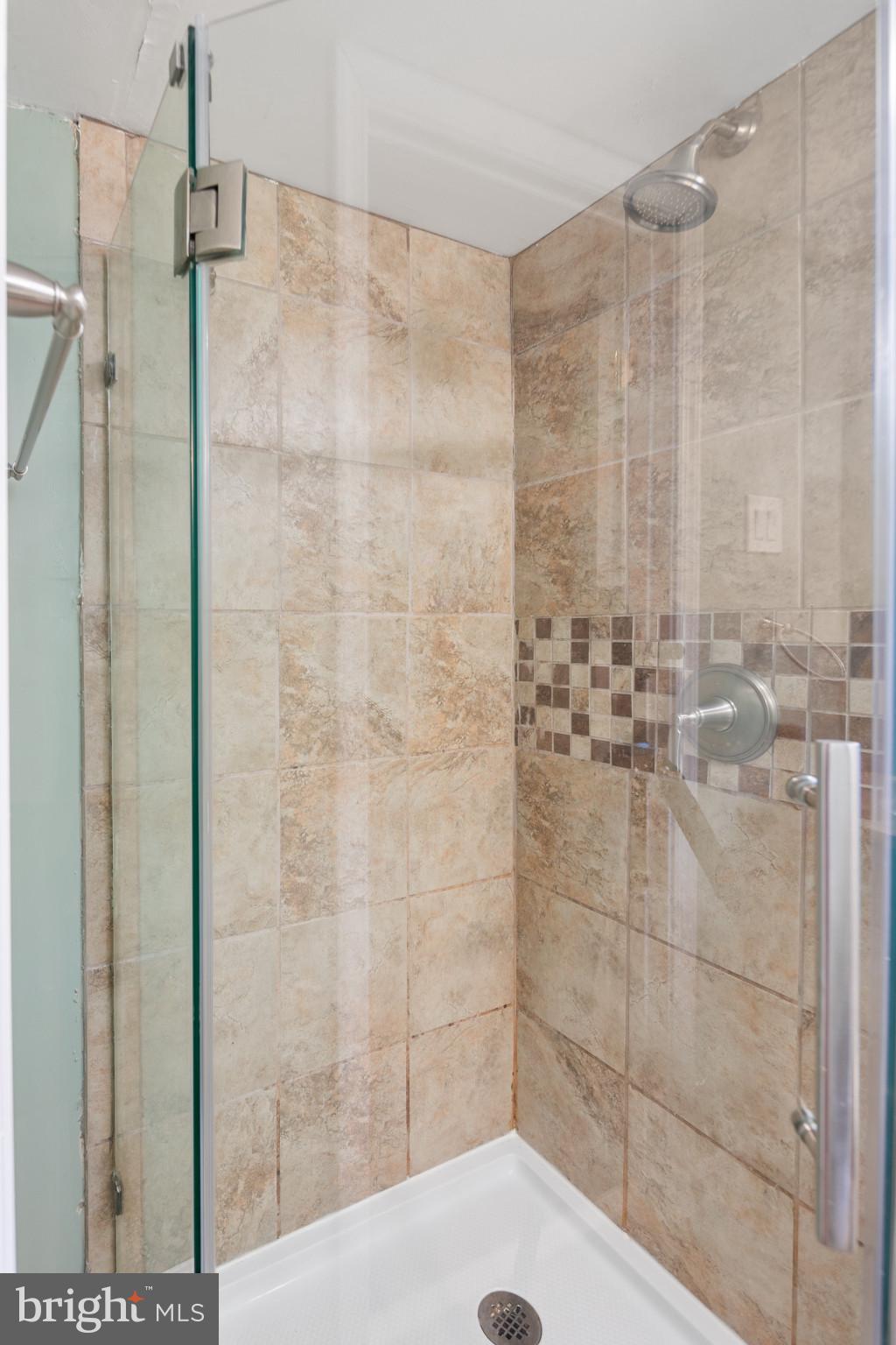 COLONIAL GARDENS - Residential