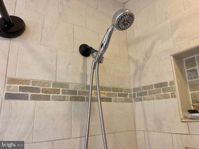 COLONIAL GARDENS - Residential