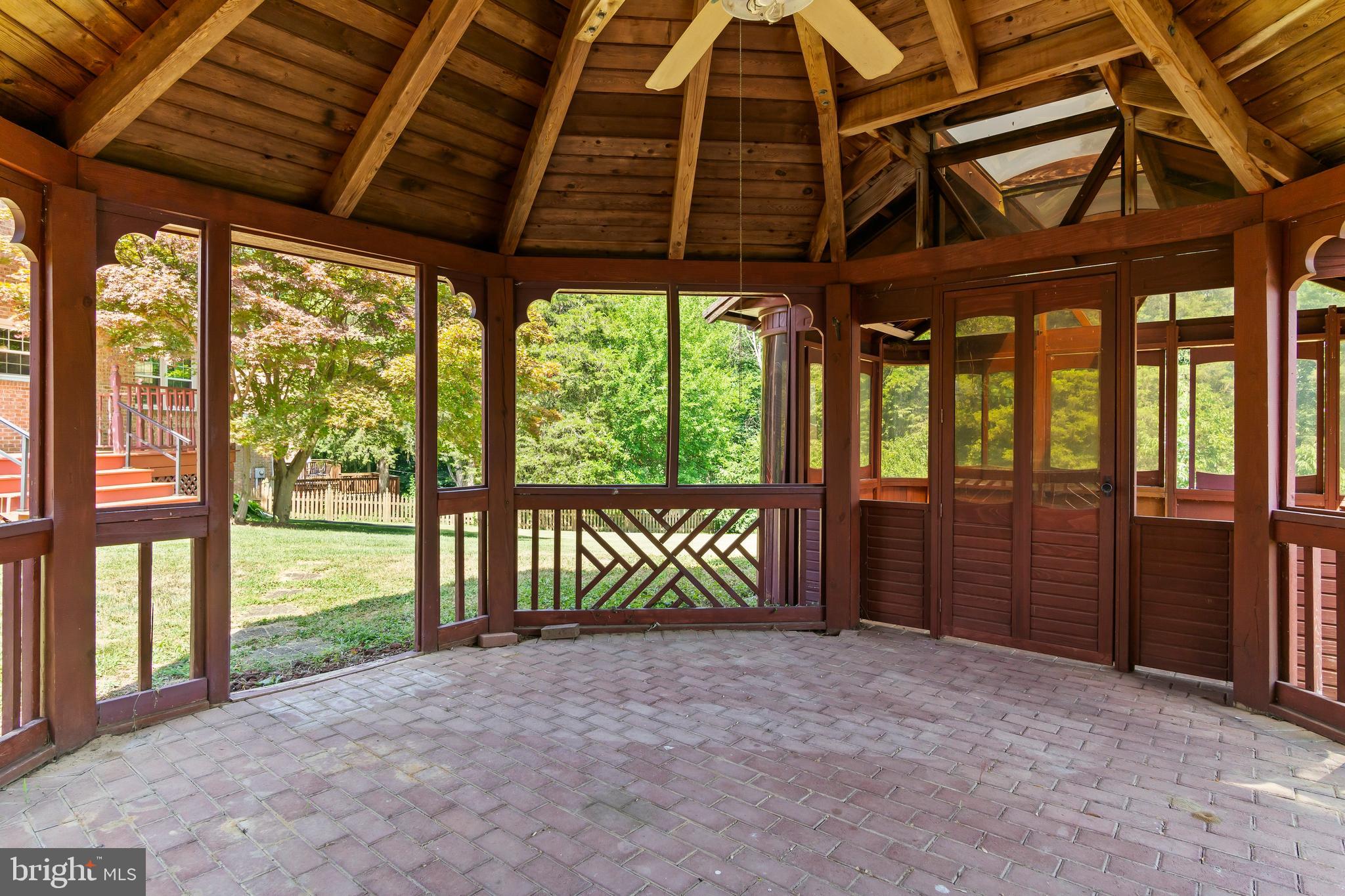 COLONIAL PARK EAST - Residential Lease