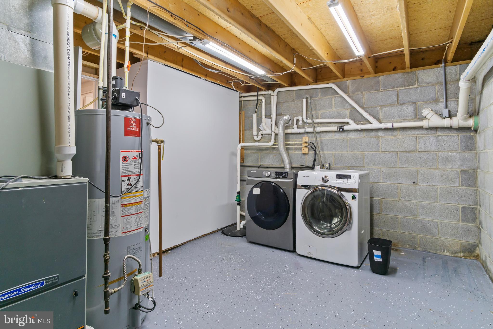 COLONIAL PARK EAST - Residential Lease