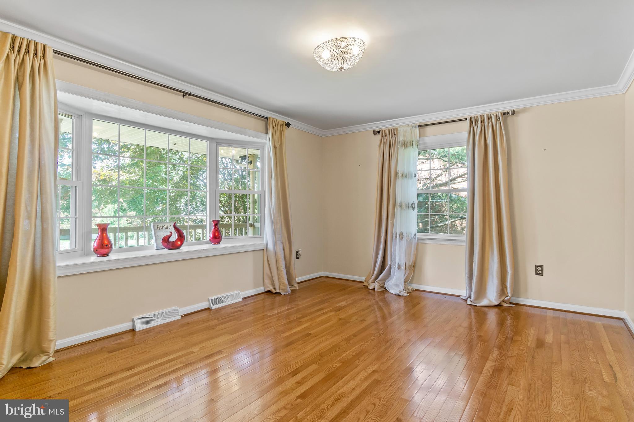 COLONIAL PARK EAST - Residential Lease