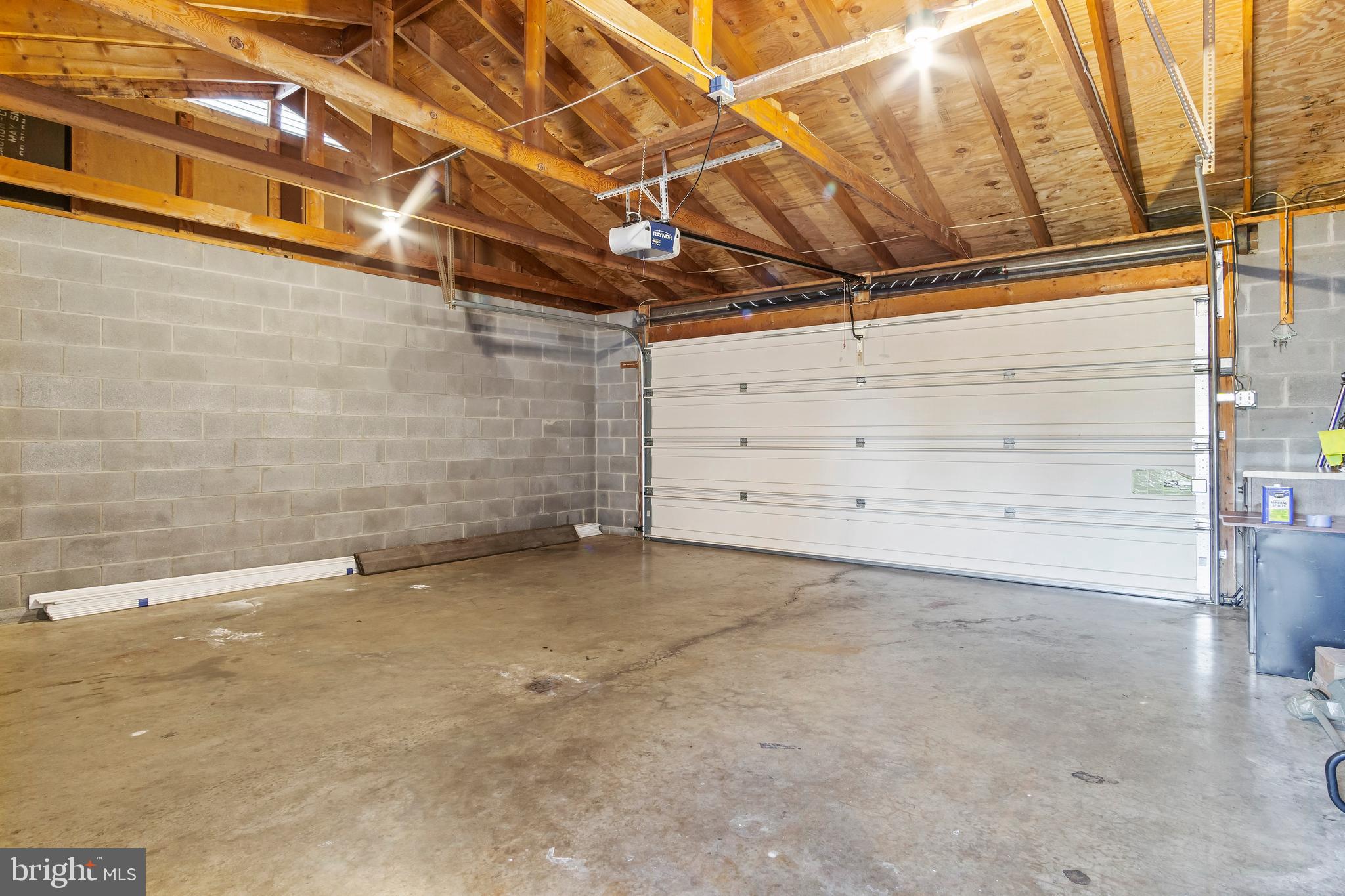 COLONIAL PARK EAST - Residential Lease