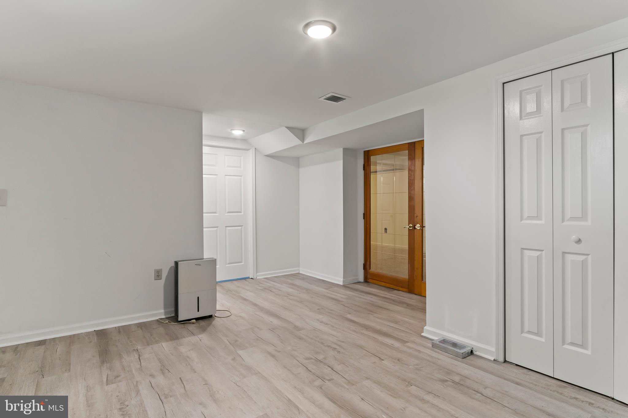 COLONIAL PARK EAST - Residential Lease