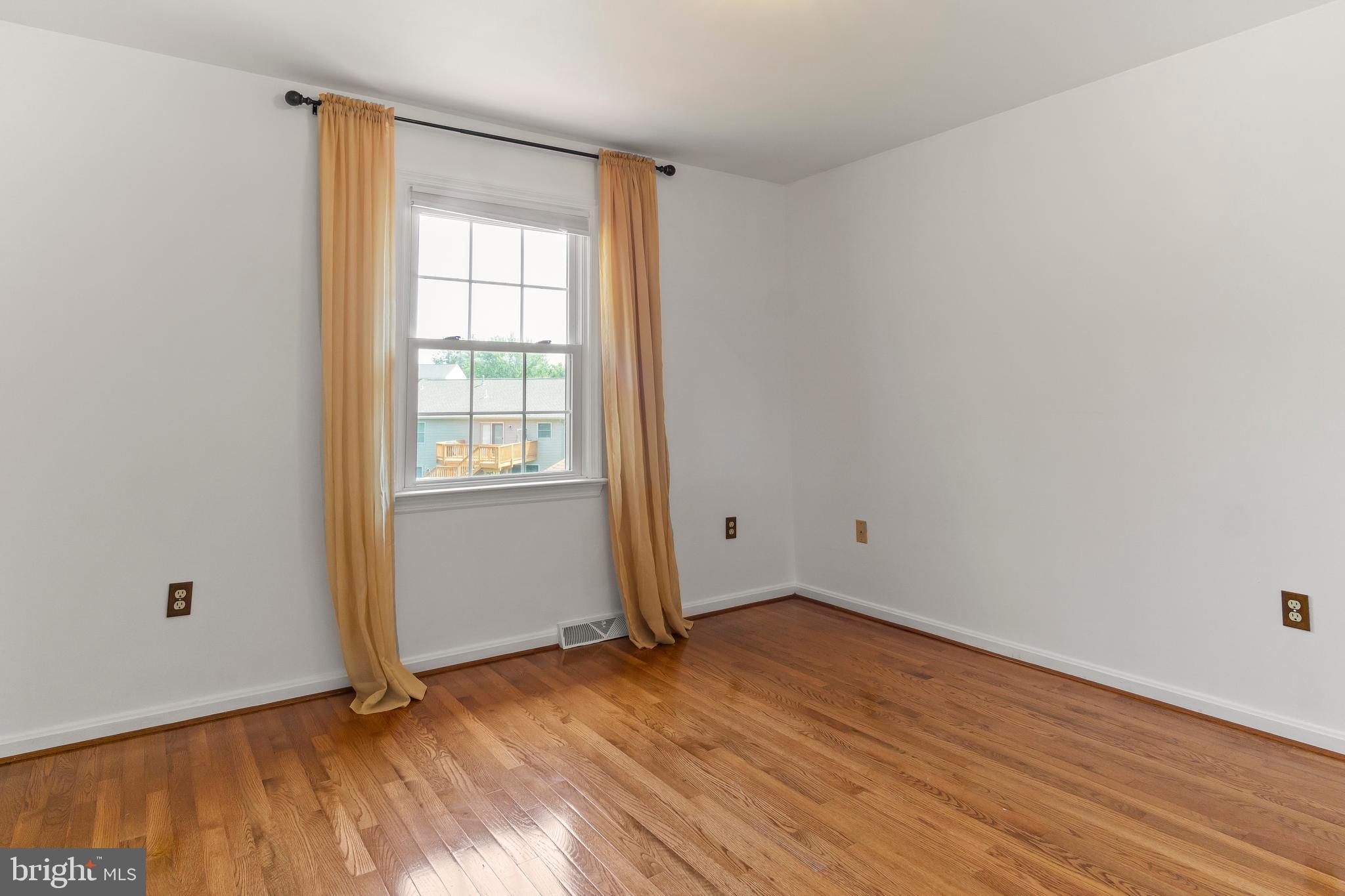 COLONIAL PARK EAST - Residential Lease