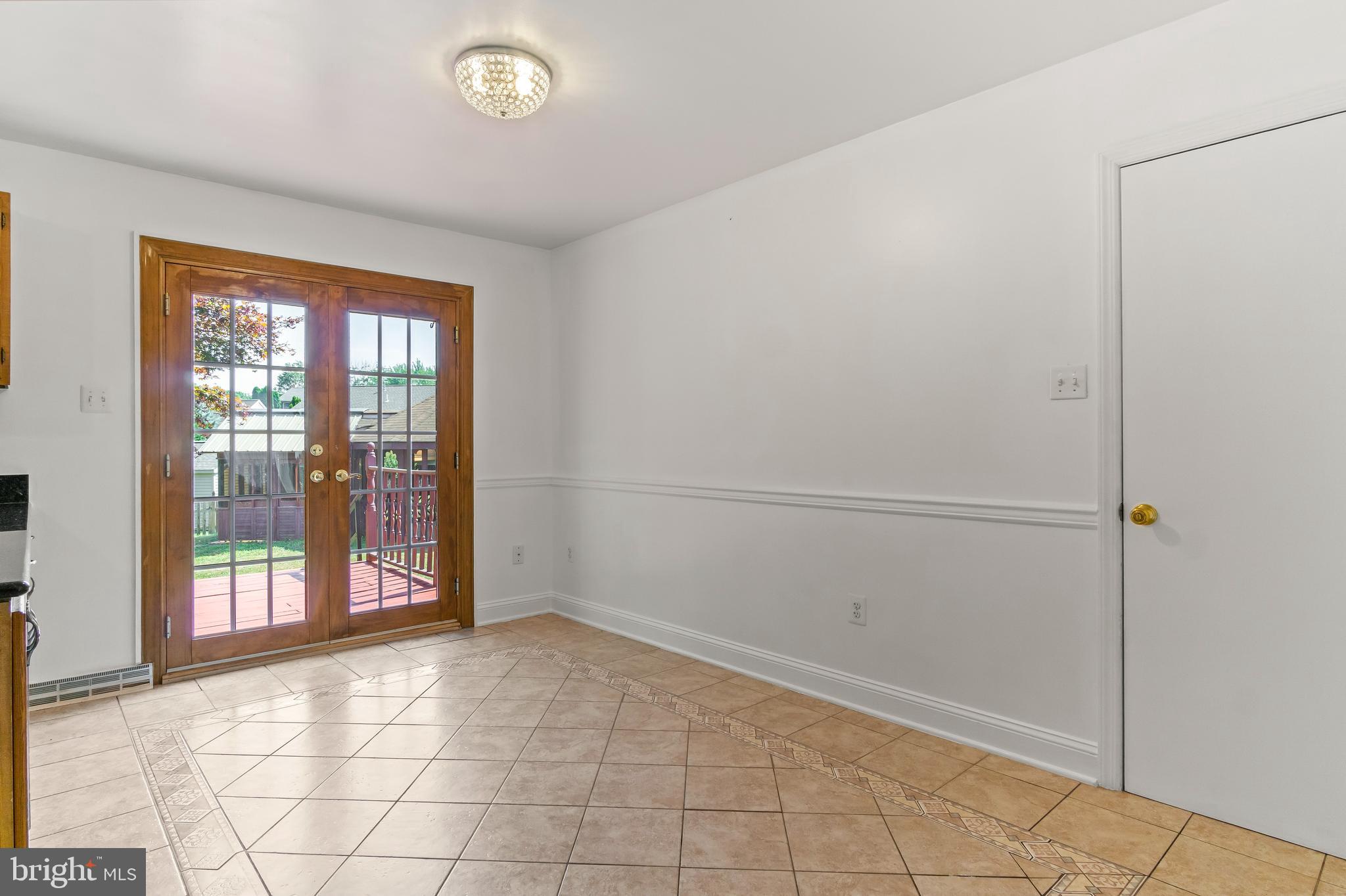 COLONIAL PARK EAST - Residential Lease