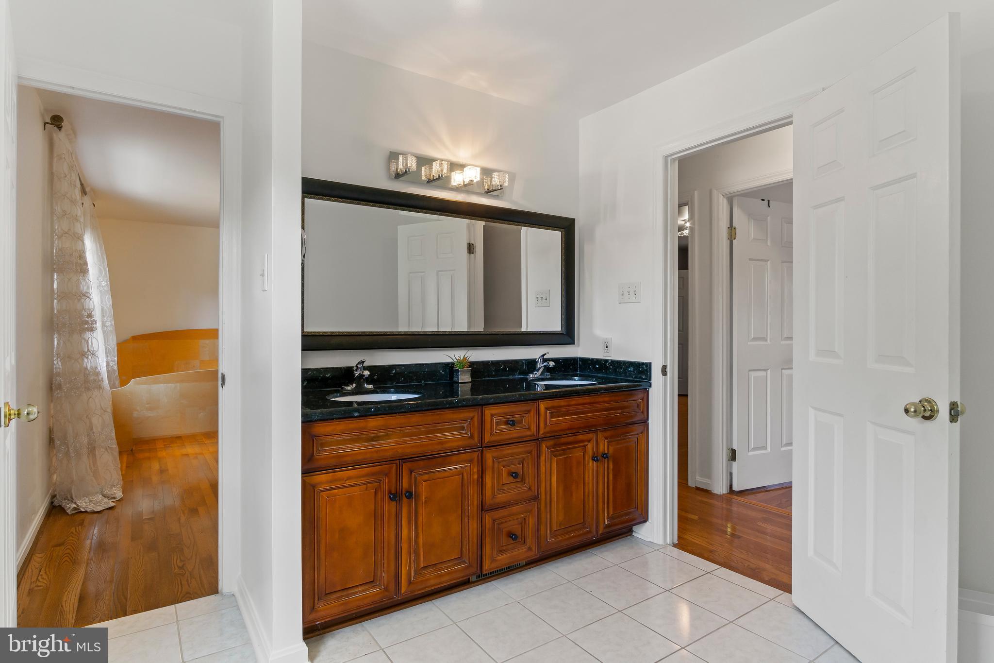 COLONIAL PARK EAST - Residential Lease