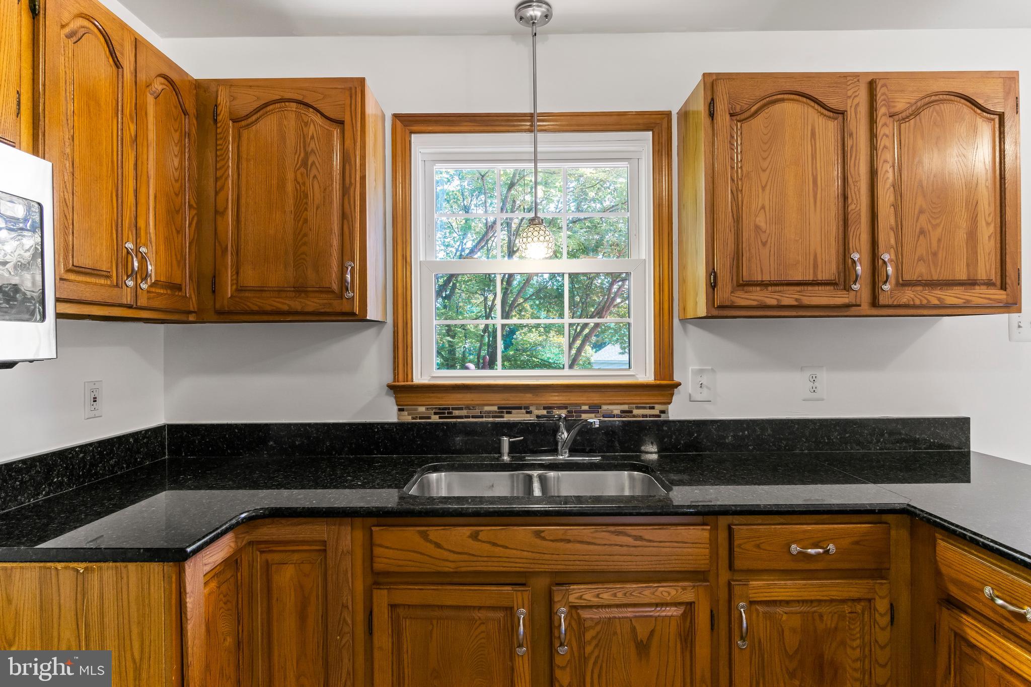 COLONIAL PARK EAST - Residential Lease