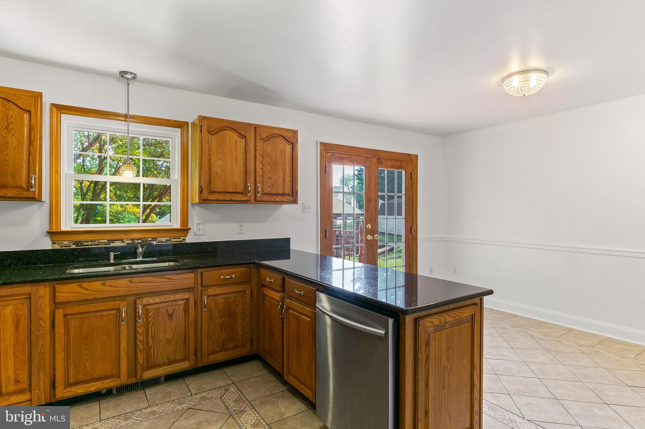 COLONIAL PARK EAST - Residential Lease