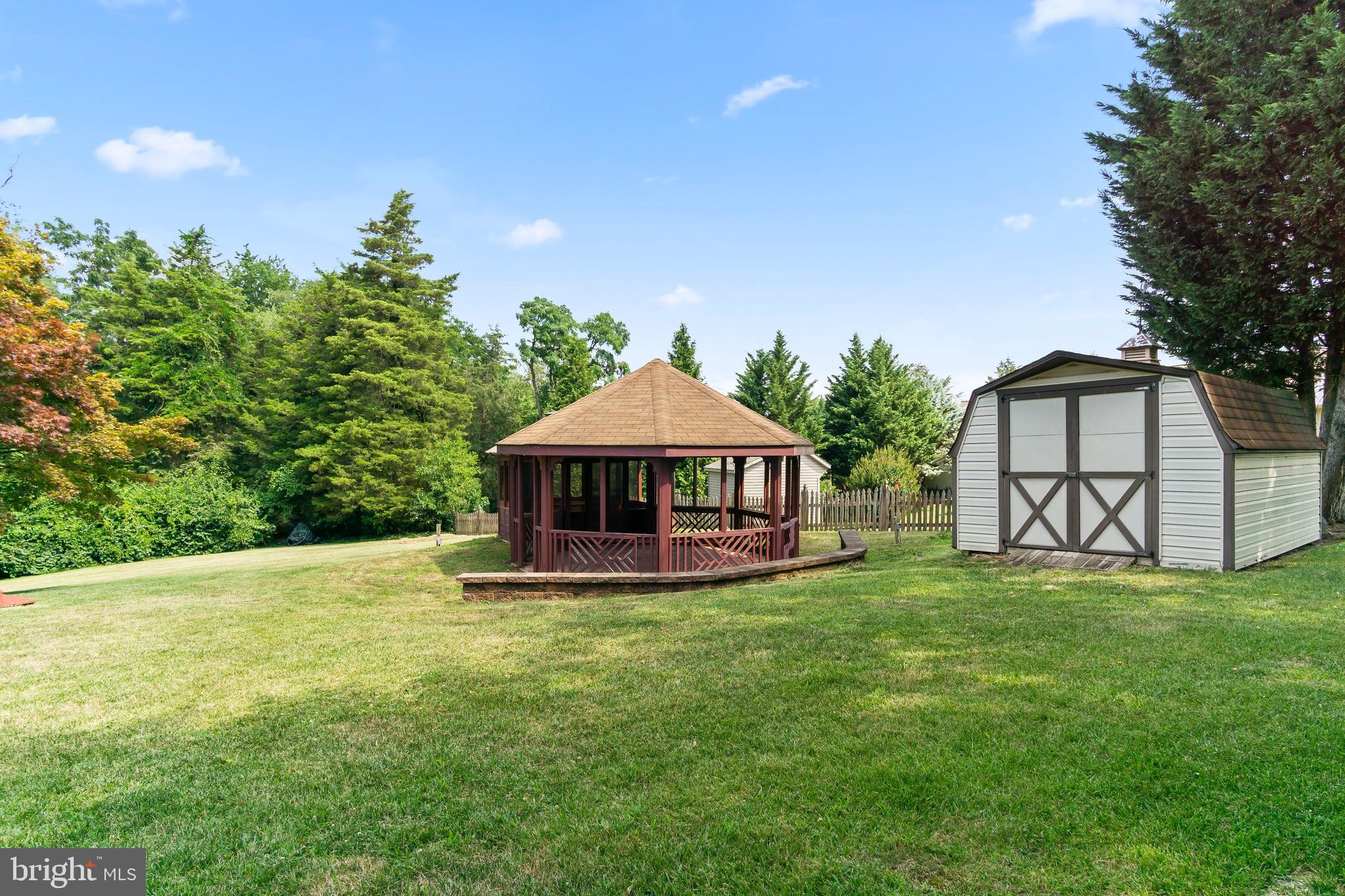 COLONIAL PARK EAST - Residential Lease