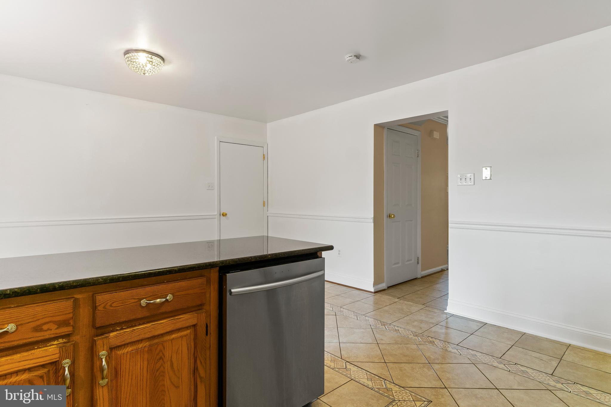 COLONIAL PARK EAST - Residential Lease