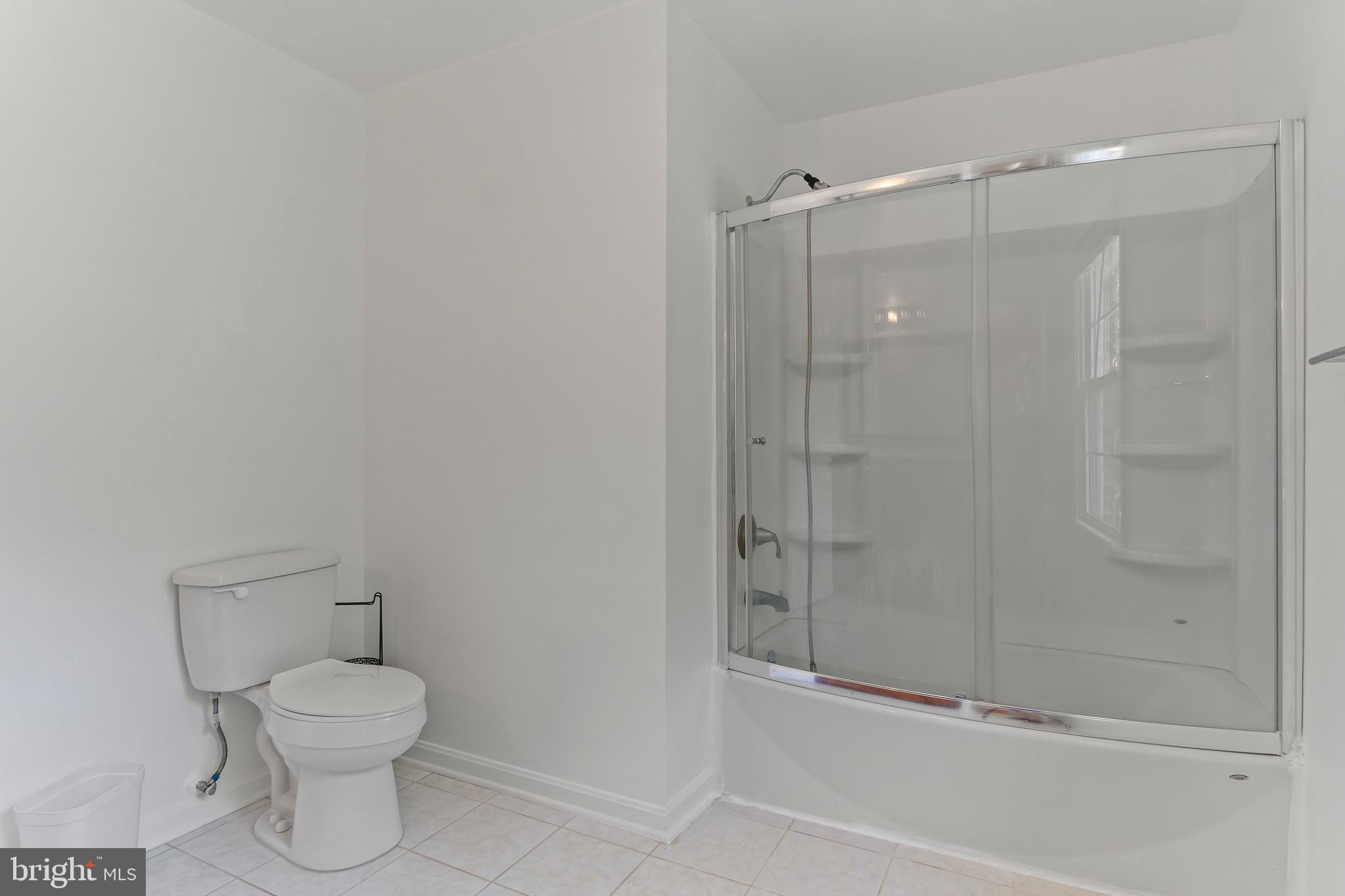 COLONIAL PARK EAST - Residential Lease