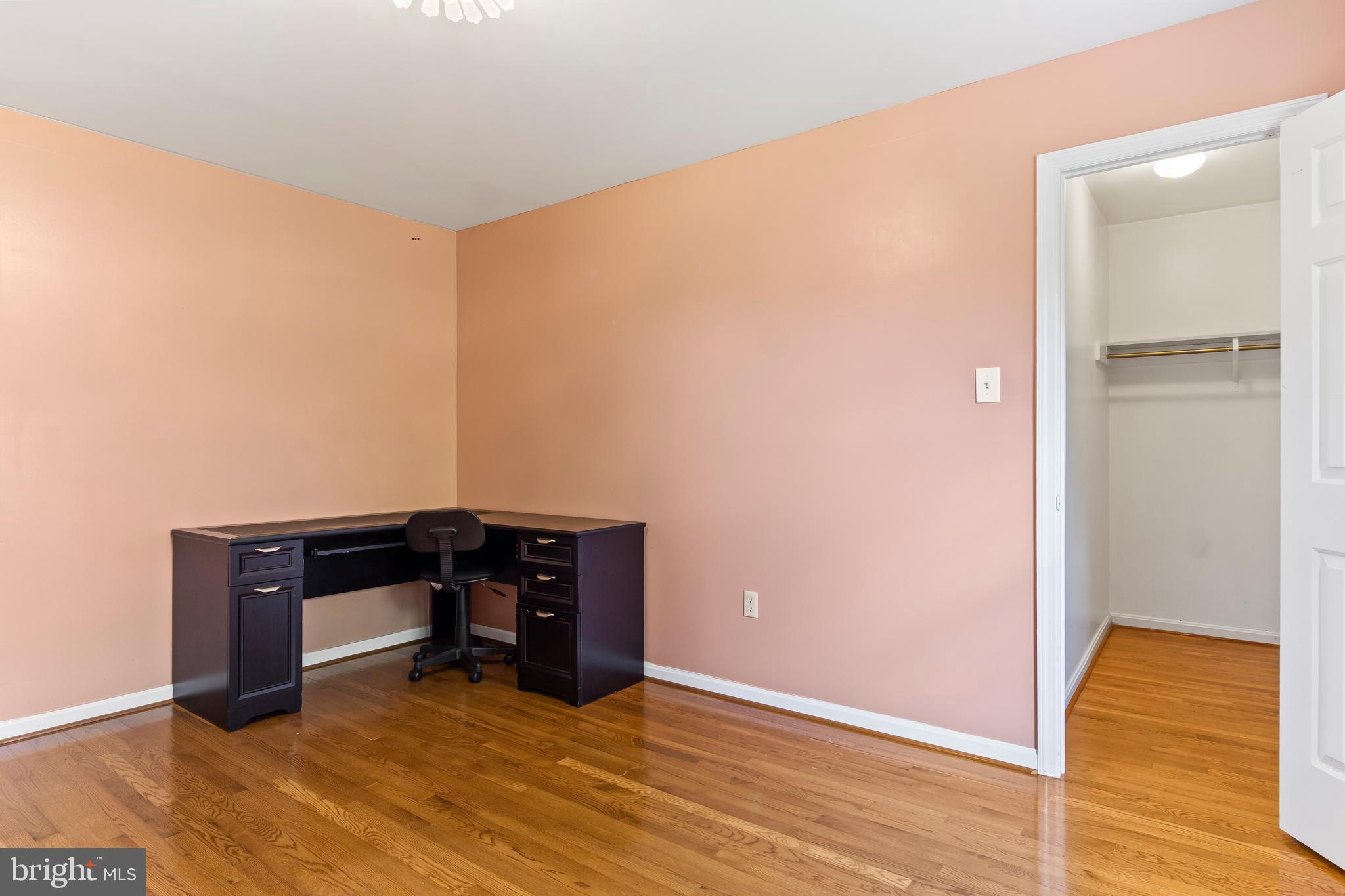 COLONIAL PARK EAST - Residential Lease