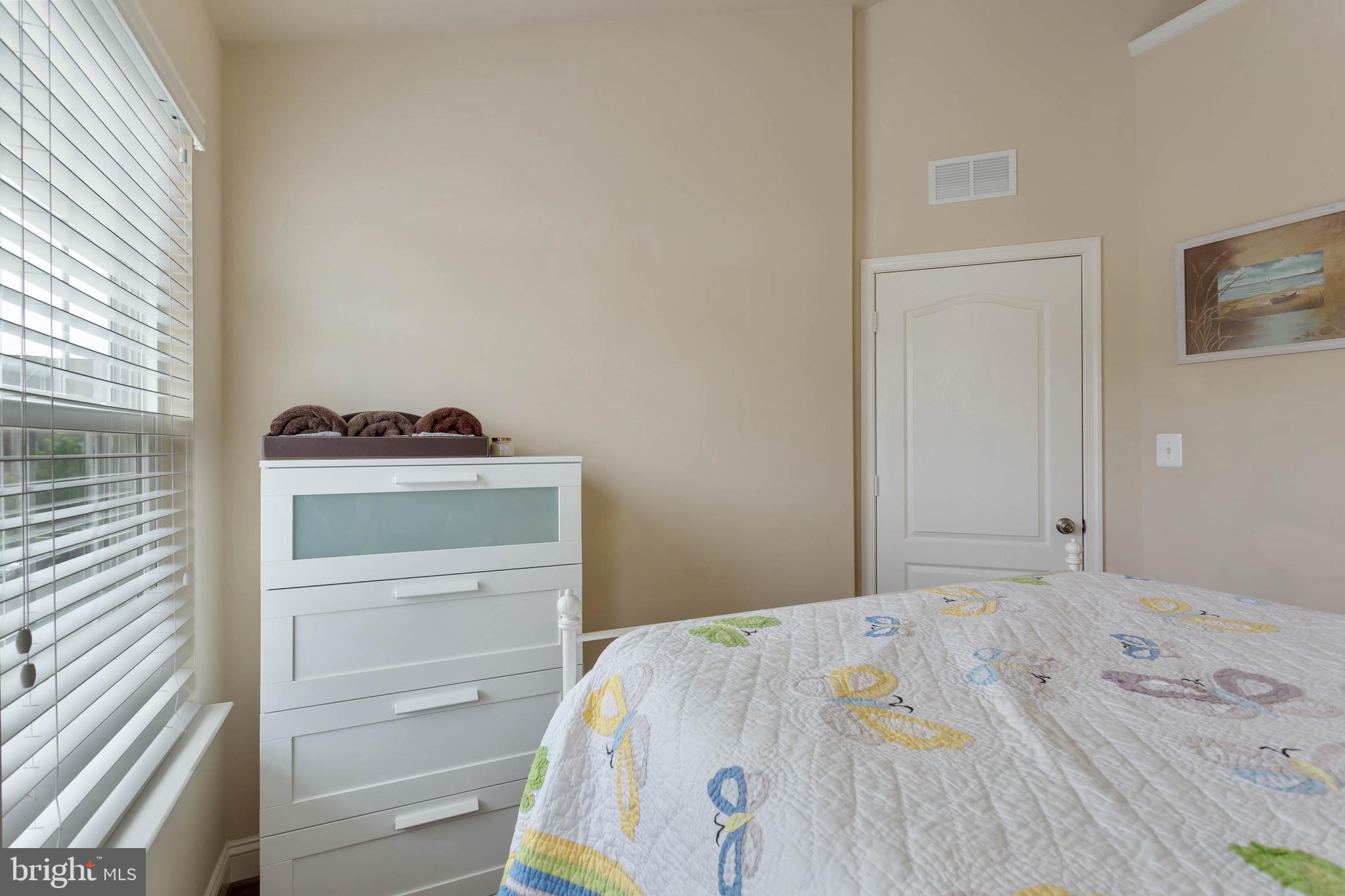 TRIANGLE HIGHLANDS CONDO - Residential