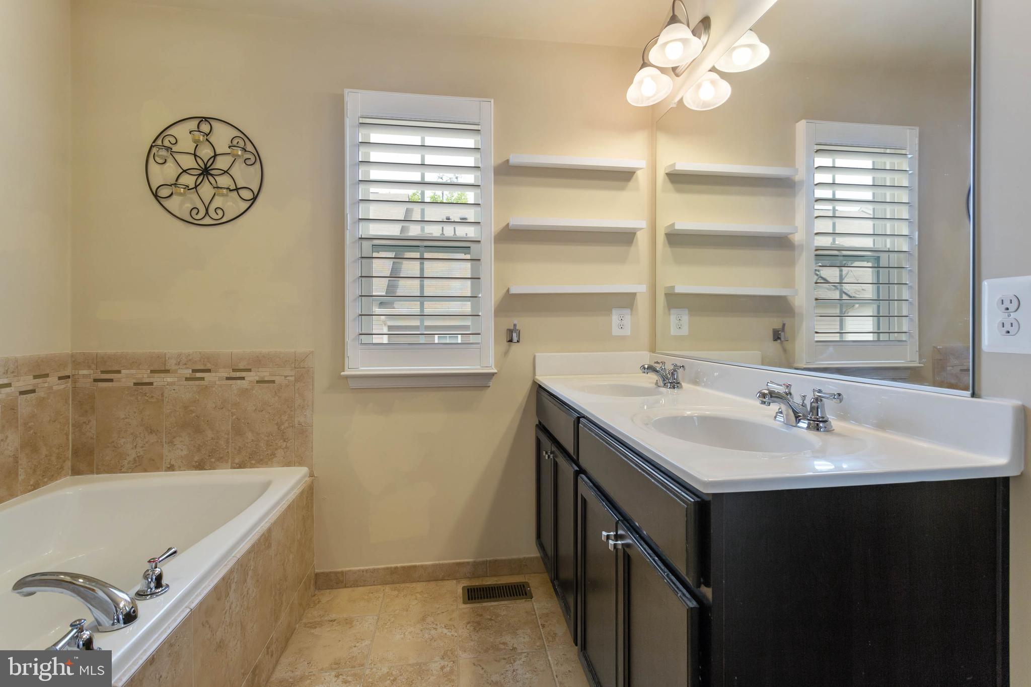 TRIANGLE HIGHLANDS CONDO - Residential