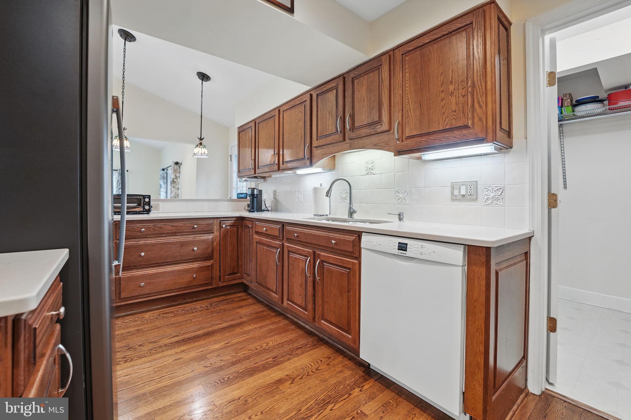 VALLEY BROOK - Residential Lease